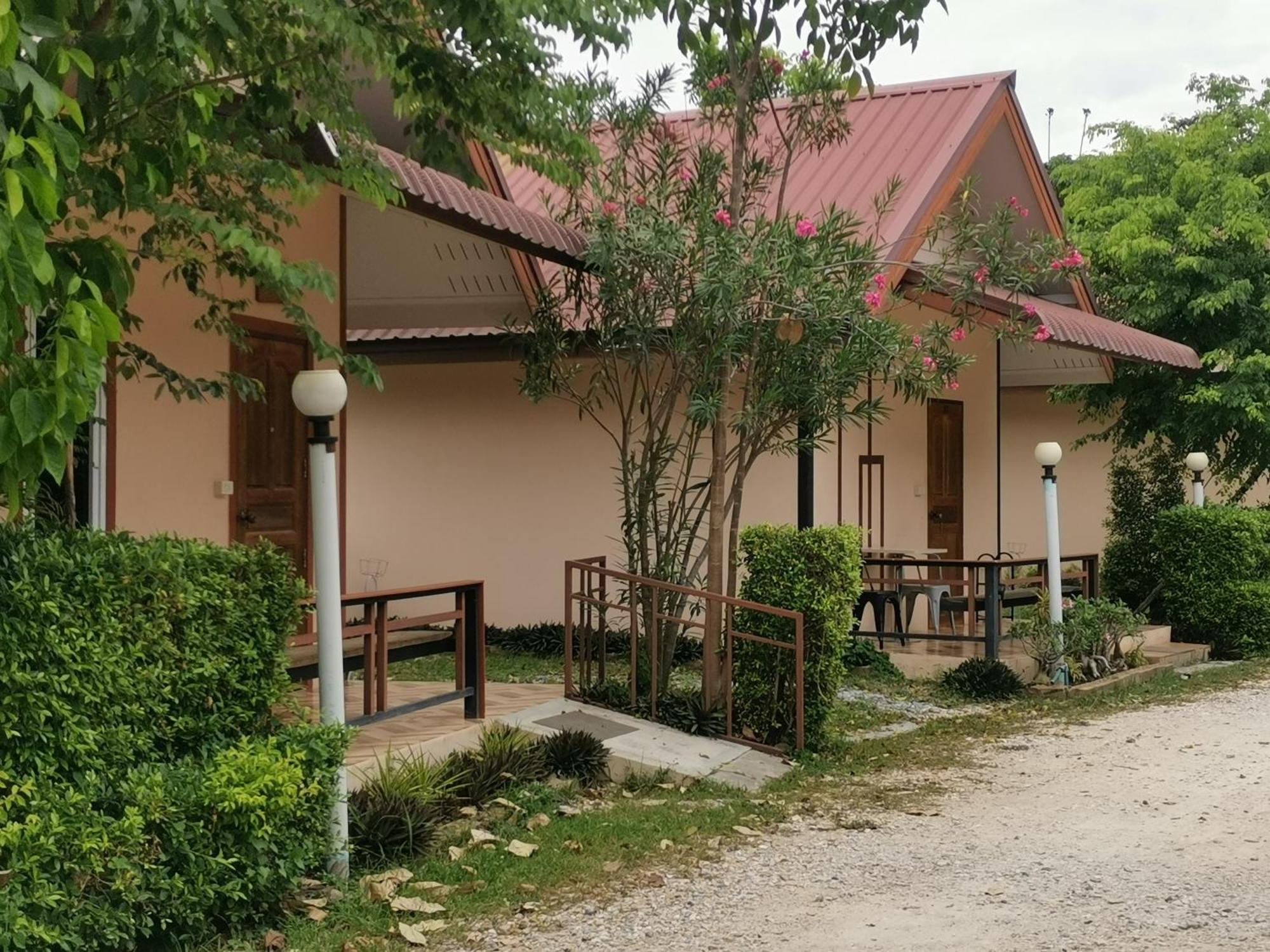 Numhom Resort Ban Nong Chum Saeng Exterior foto